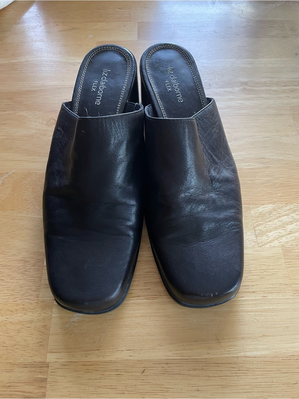 Liz Claiborne Flex Women’s Square Toe Black Leather Slip-On Clogs